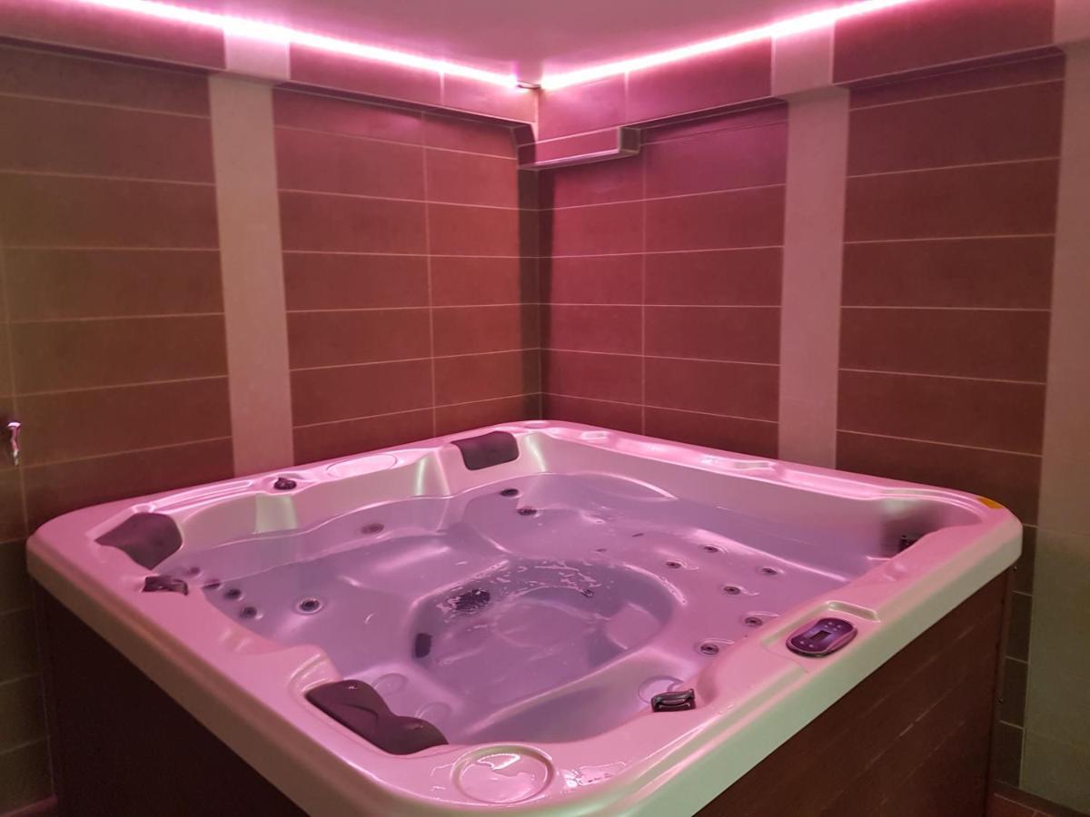 バラトンレッレKriszta Apartmanhazアパートメント エクステリア 写真