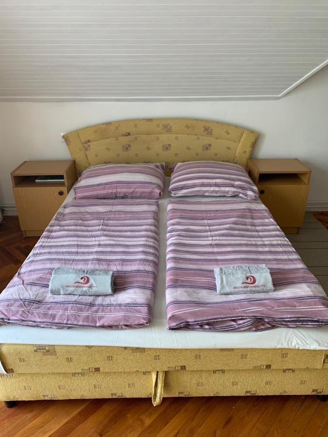 バラトンレッレKriszta Apartmanhazアパートメント エクステリア 写真