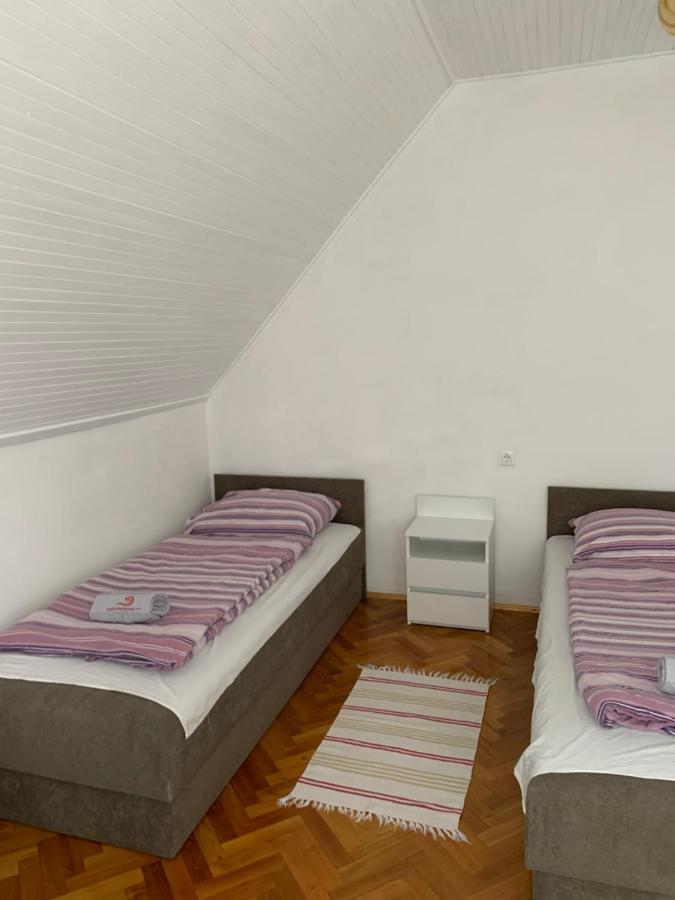 バラトンレッレKriszta Apartmanhazアパートメント エクステリア 写真