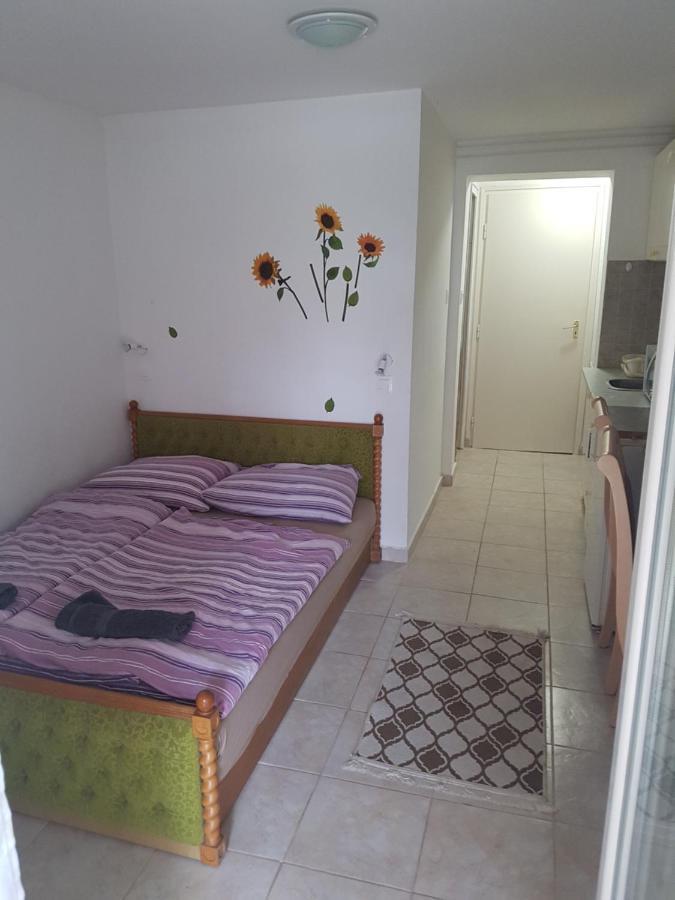 バラトンレッレKriszta Apartmanhazアパートメント エクステリア 写真