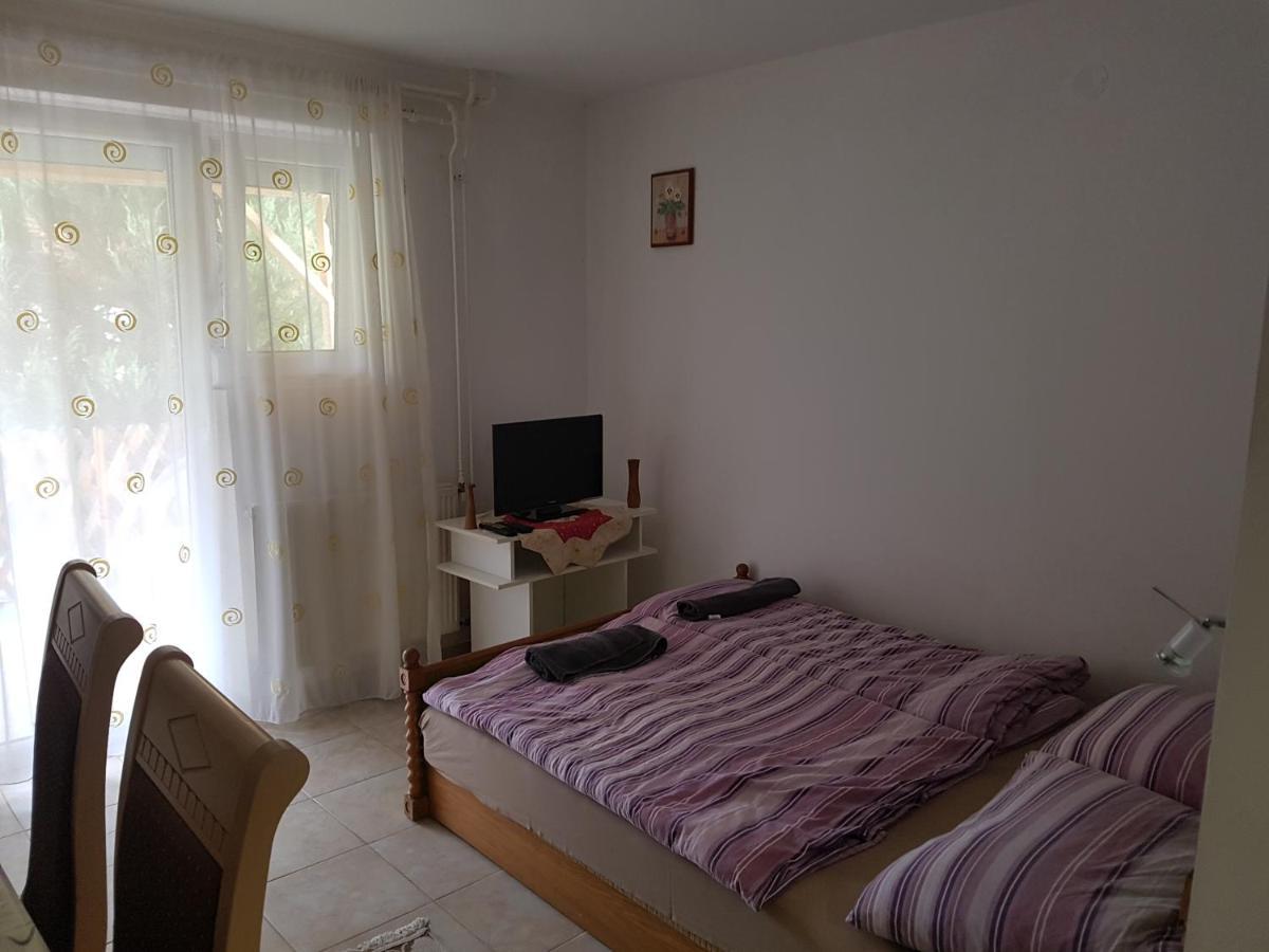 バラトンレッレKriszta Apartmanhazアパートメント エクステリア 写真