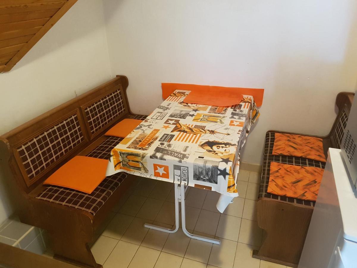 バラトンレッレKriszta Apartmanhazアパートメント エクステリア 写真