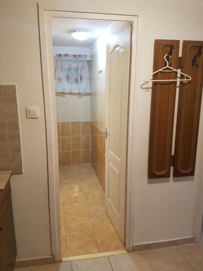 バラトンレッレKriszta Apartmanhazアパートメント エクステリア 写真